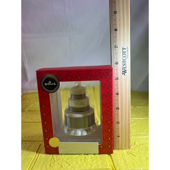 Hallmark Ornament Porcelain Wedding Cake Dated 2019 Premium - Picture 3 of 10